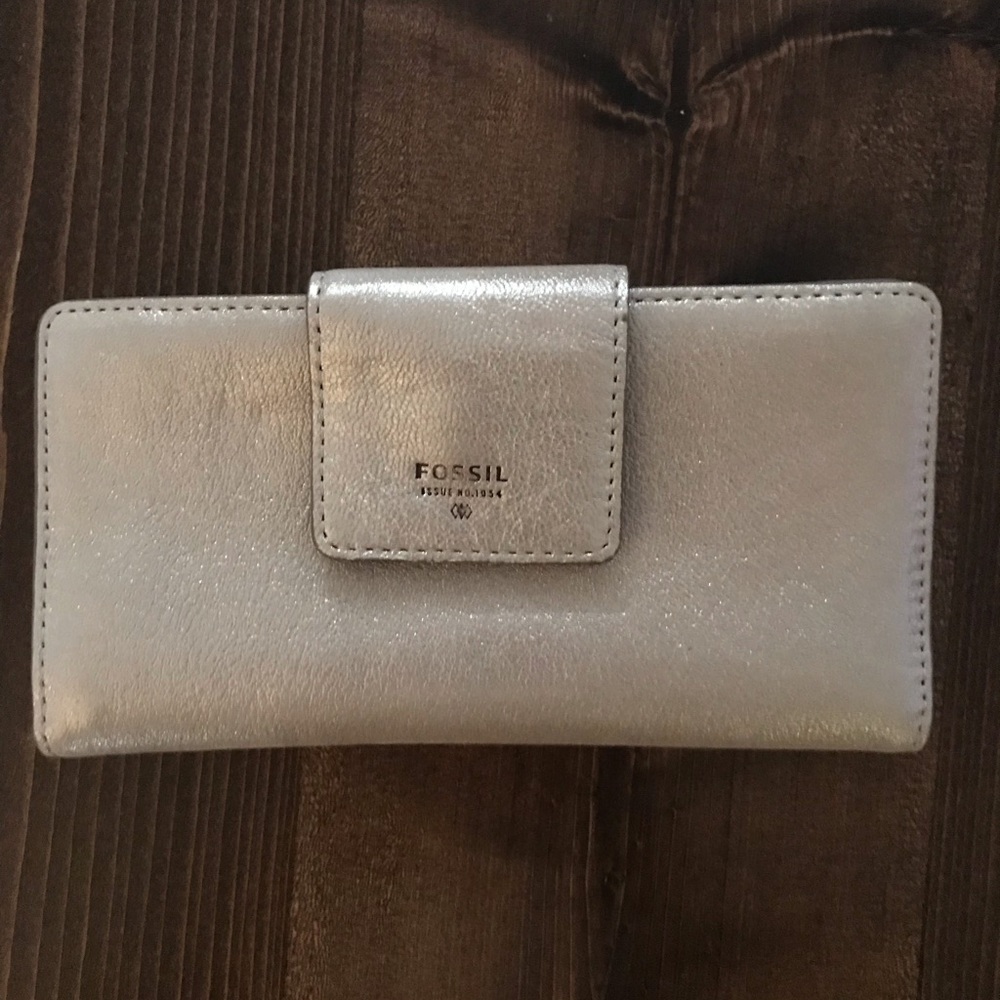 Fossil wallet